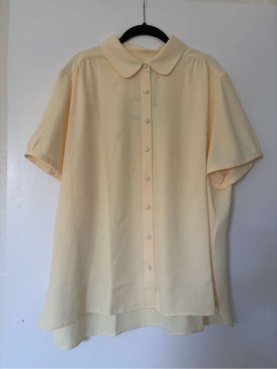 Anne Klein Tops - Anne Klein Butter Yellow Short Sleeve Button Blouse